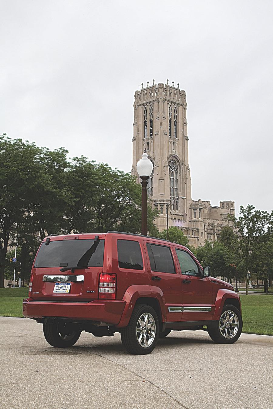  Jeep Liberty 2008 года  (фото 10 из 98)